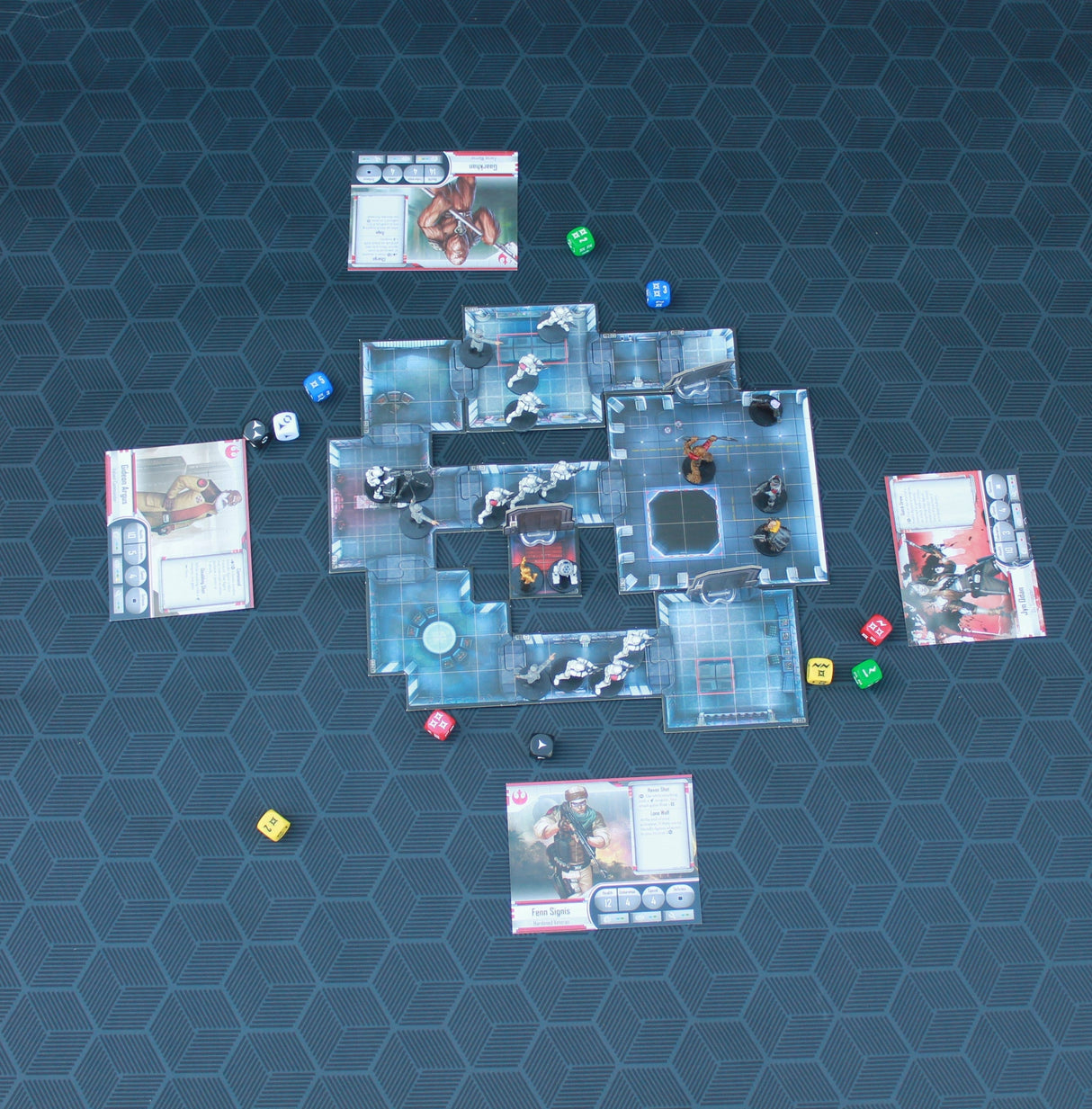 Gray Matter Gaming Gaming Mat 36x36 Geometric Pattern Mat 36" x 36" with Bag | Board Game Puzzle Mat