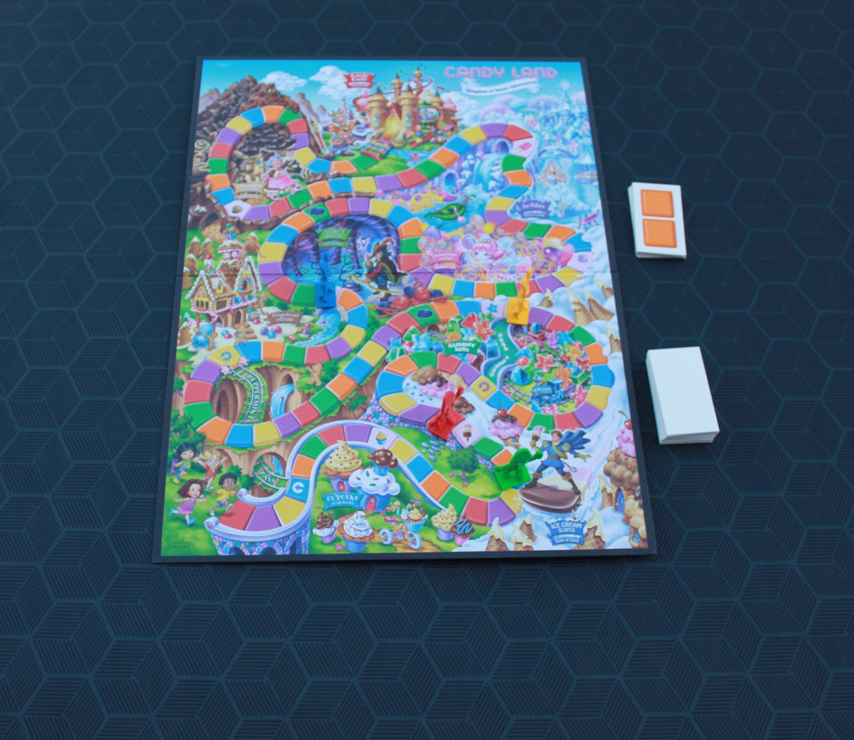 Gray Matter Gaming Gaming Mat 36x36 Geometric Pattern Mat 36" x 36" with Bag | Board Game Puzzle Mat