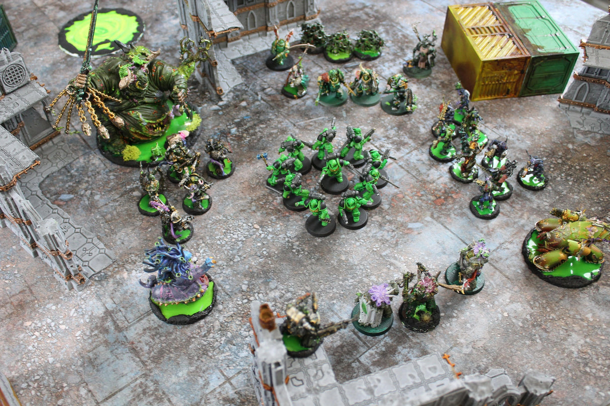 Gray Matter Gaming Gaming Mat Urban Ruins - Neoprene Battle Mat with Bag