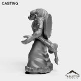 Tabletop Terrain Miniature Minotaur Shaman Starter Female